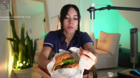 madisonlara online show from January 1, 2025, 6:59 pm