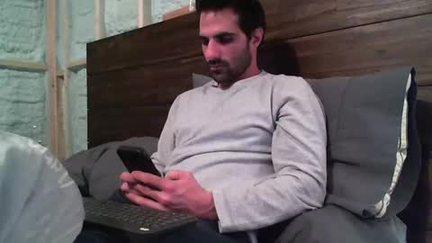 Snapshot of madmax0133 chatting on February 1, 2025, 3:19 am Guigui online show from February 1, 2025, 3:19 am