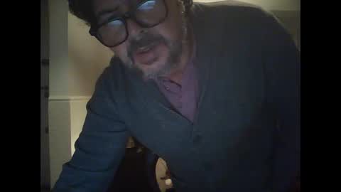 Snapshot of madoldman88bis chatting on May 6, 2026, 5:14 am madoldman88bis online show from May 6, 2026, 5:14 am