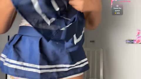 Snapshot of madsnextdoor chatting on October 17, 2025, 8:11 pm Maddie online show from October 17, 2025, 8:11 pm