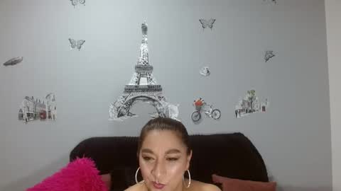 Snapshot of madysonthaylor chatting on October 7, 2025, 6:21 am Mady online show from October 7, 2025, 6:21 am