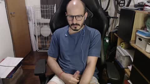 Snapshot of madziula chatting on December 6, 2024, 4:25 am Peter online show from December 6, 2024, 4:25 am