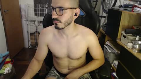 Snapshot of madziula chatting on February 12, 2025, 5:15 am Peter online show from February 12, 2025, 5:15 am