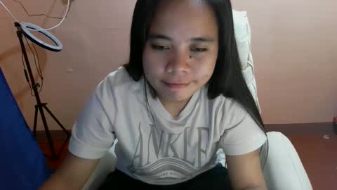 Snapshot of mae_lovers234xx chatting on February 14, 2025, 6:51 pm mae_lovers234xx online show from February 14, 2025, 6:51 pm