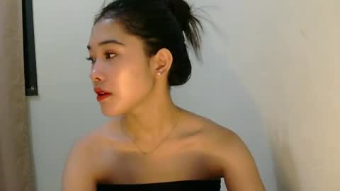 mae_luna online show from June 18, 2026, 11:53 pm