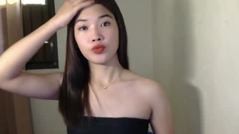 mae_luna online show from July 16, 2026, 4:18 am