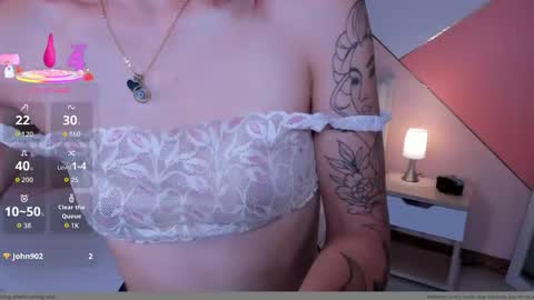 Mae Lyra online show from January 5, 2026, 9:40 pm