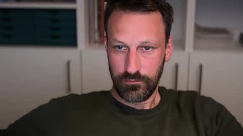 maenu_69 online show from April 3, 2026, 9:35 pm