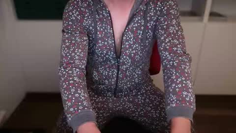 maenu_69 online show from April 11, 2026, 8:35 pm