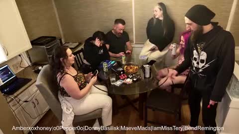 Snapshot of maevemads chatting on February 4, 2025, 4:26 am Meaves online show from February 4, 2025, 4:26 am