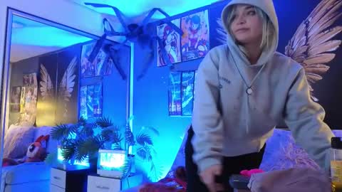 mafecosecret online show from November 19, 2025, 4:34 am