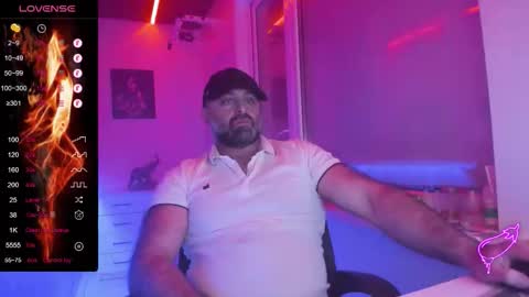 Snapshot of magabear chatting on February 1, 2026, 9:46 pm Magabear online show from February 1, 2026, 9:46 pm