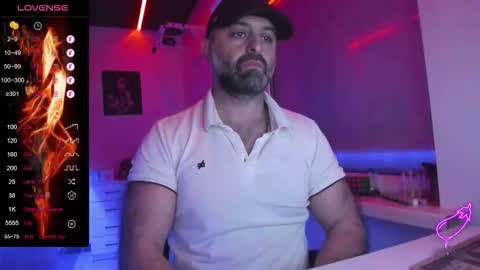 Snapshot of magabear chatting on February 14, 2026, 12:07 am Magabear online show from February 14, 2026, 12:07 am