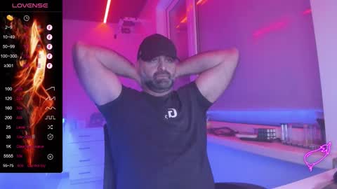 Snapshot of magabear chatting on February 15, 2026, 2:30 am Magabear online show from February 15, 2026, 2:30 am