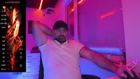 Snapshot of magabear chatting on February 18, 2026, 3:46 am Magabear online show from February 18, 2026, 3:46 am