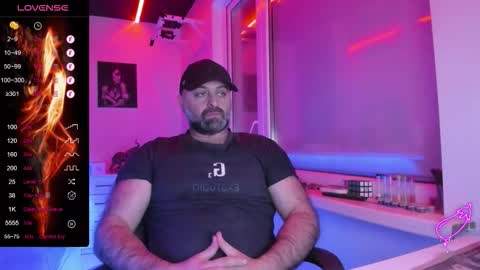 Snapshot of magabear chatting on February 22, 2026, 6:13 am Magabear online show from February 22, 2026, 6:13 am