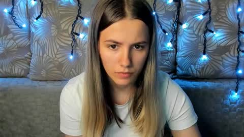 Maggie online show from October 22, 2025, 2:45 am