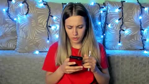 Maggie online show from October 28, 2025, 2:04 am