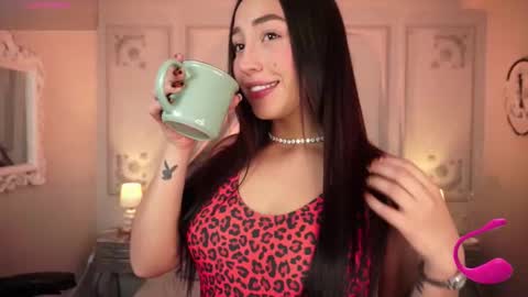   online show from October 5, 2025, 9:02 pm