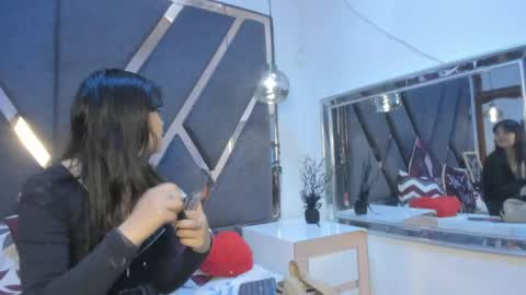 Snapshot of maggyx_69 chatting on May 25, 2026, 1:28 pm Kimy online show from May 25, 2026, 1:28 pm