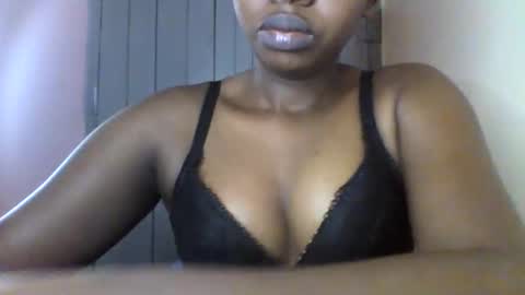 Snapshot of magic_bliss chatting on May 7, 2026, 7:58 am Bliss online show from May 7, 2026, 7:58 am