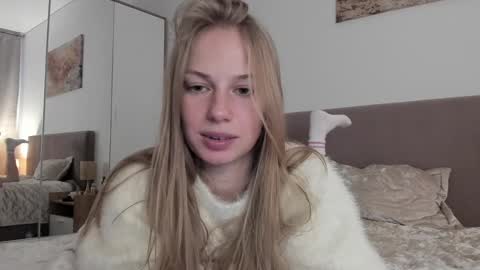 Alice  online show from October 24, 2025, 12:45 pm