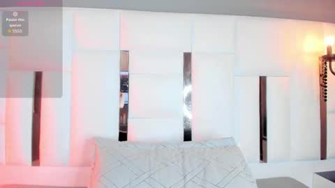 Isa  online show from November 12, 2025, 1:22 pm