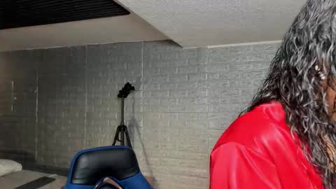 Snapshot of magic_marg chatting on October 8, 2025, 8:39 pm Marge online show from October 8, 2025, 8:39 pm