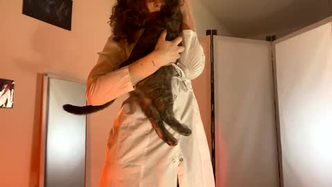 Snapshot of magic_mini_moon chatting on January 26, 2025, 9:07 pm Mikky or Moon online show from January 26, 2025, 9:07 pm