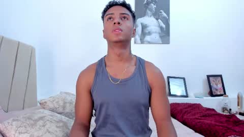 Snapshot of magnusking_ chatting on July 12, 2026, 3:19 am Magnus King online show from July 12, 2026, 3:19 am