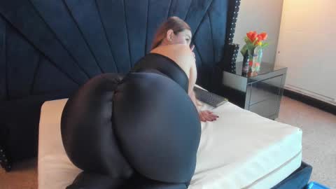 MAHIA online show from October 4, 2025, 1:20 pm