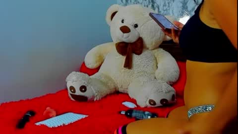 Snapshot of maia_bronce chatting on May 30, 2026, 12:30 am Maia Bronce online show from May 30, 2026, 12:30 am