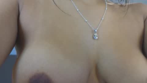 Snapshot of maiaa_ruiz chatting on October 31, 2025, 3:35 pm Maiaa Ruiz online show from October 31, 2025, 3:35 pm