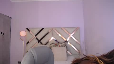 Maia Charris online show from April 11, 2026, 12:09 pm