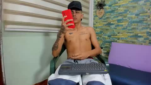 maicoll_hard02 online show from November 11, 2025, 11:54 am