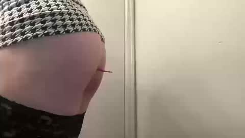 maid4p online show from October 14, 2025, 4:57 am