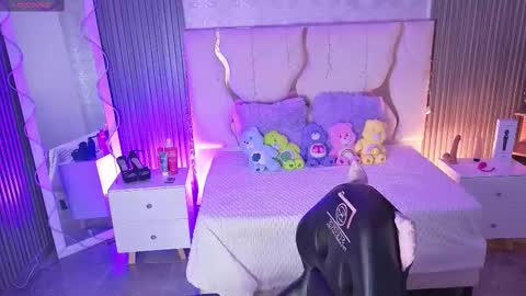 maiily_tay online show from January 13, 2026, 11:48 am