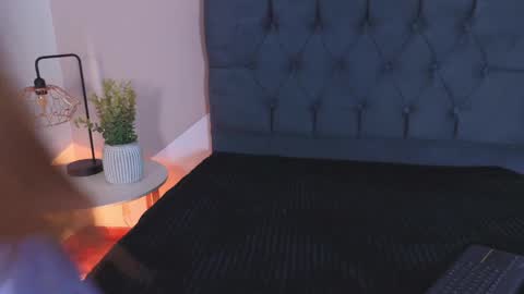 Mailin online show from April 9, 2026, 10:26 pm