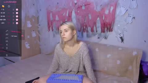 Your kitty online show from December 14, 2024, 3:25 pm