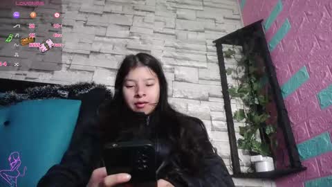  MAILY CAN  online show from December 15, 2025, 12:42 pm