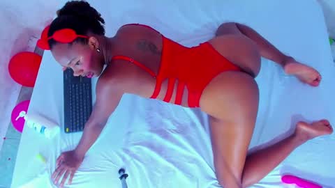 Snapshot of mailyn_er chatting on February 14, 2025, 9:10 pm Mailyn online show from February 14, 2025, 9:10 pm