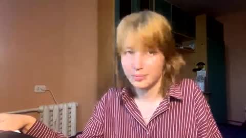 Evie online show from June 19, 2026, 3:49 pm
