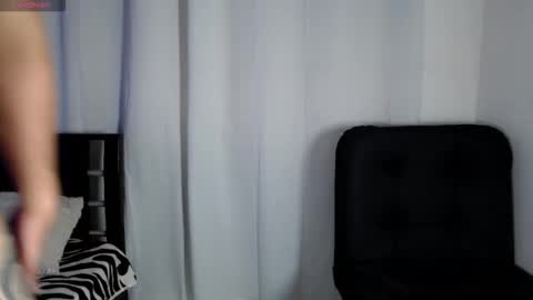 maison_xmed online show from March 3, 2026, 10:04 pm