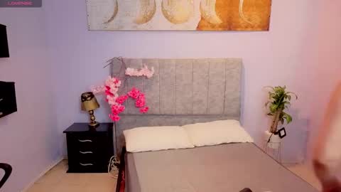 MAITE STONE1 online show from November 2, 2025, 3:20 am