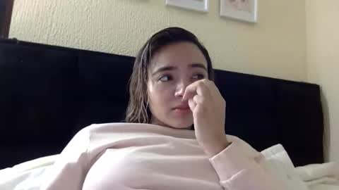 majo_gomezz online show from April 17, 2026, 11:41 pm