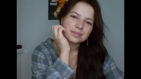 make_mesmile online show from October 24, 2025, 6:04 pm