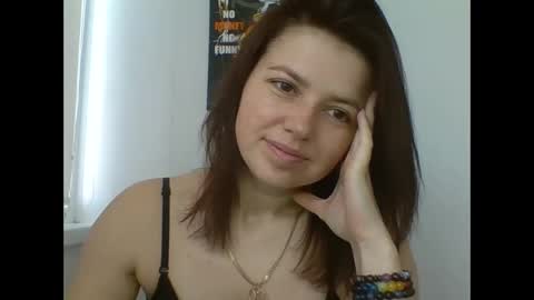 make_mesmile online show from April 11, 2026, 6:51 am