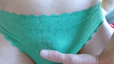 makemeplease89 online show from April 17, 2026, 7:06 pm