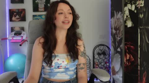 Snapshot of makiyahbelle2 chatting on January 7, 2025, 5:33 am MakiyahBelle online show from January 7, 2025, 5:33 am