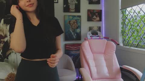 Snapshot of makiyahbelle2 chatting on September 18, 2025, 7:10 am MakiyahBelle online show from September 18, 2025, 7:10 am